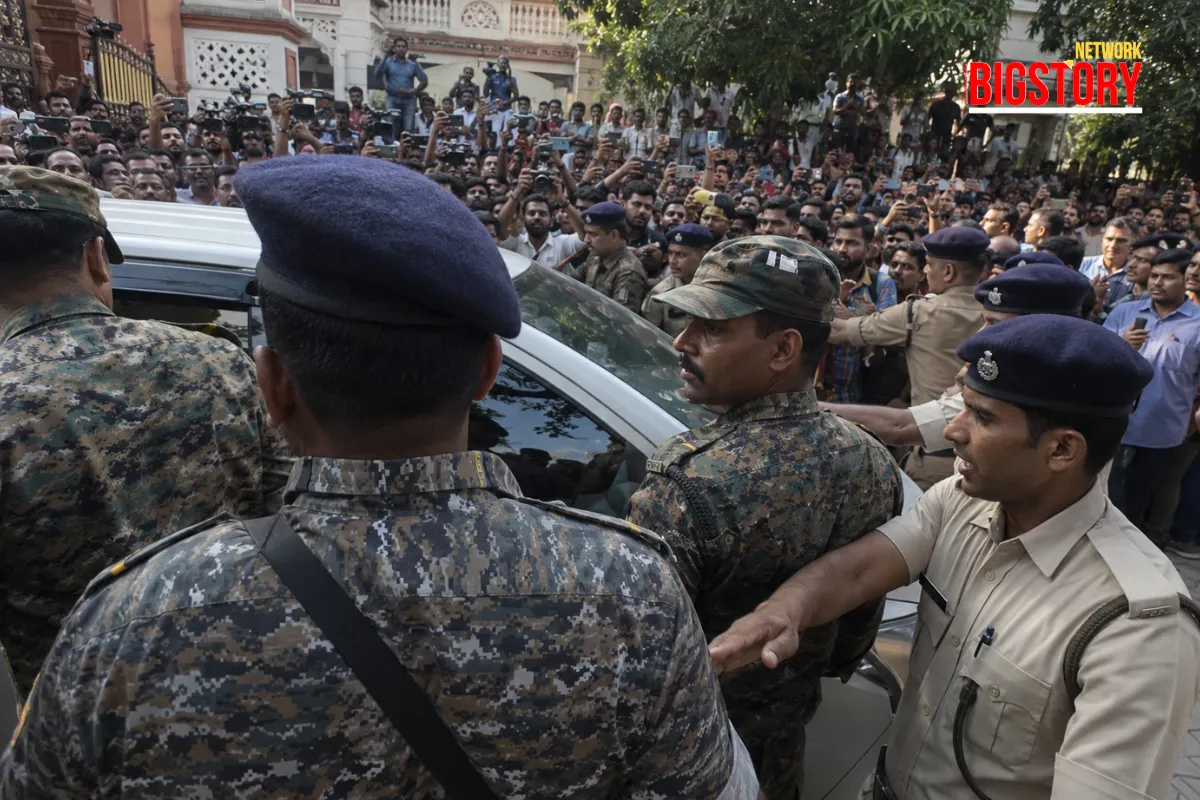 Coaching War Climax: 'Khan Sir' Booked for Attempted Murder, Surrenders in Patna Court  